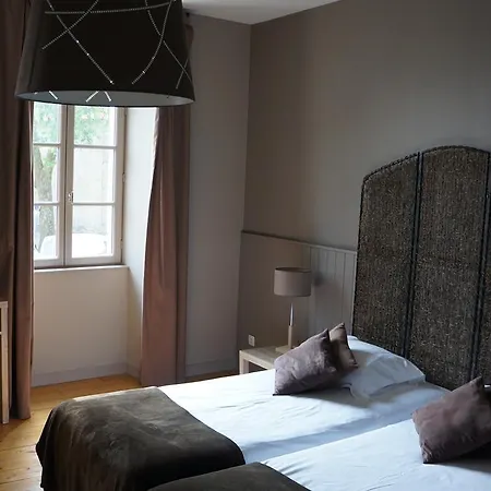 Hotel Logis Restaurant Saveurs De L'abbaye Saintes